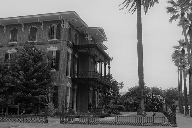 The Historic Galveston Ghost Tour - Virginia Point Inn and the lonely woman