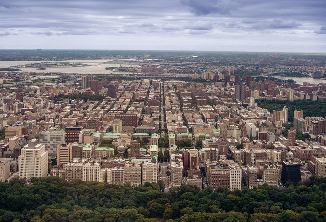 The Manhattan Helicopter Tour of New York - Seats, group size, and the view from the cabin