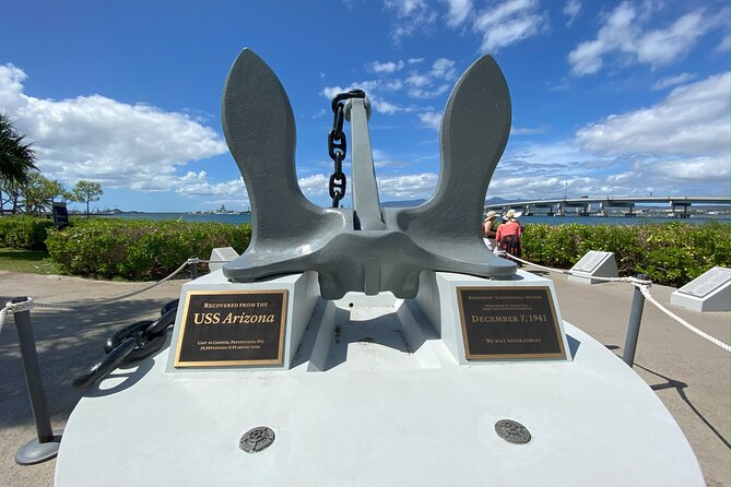 Tribute to Pearl Harbor Arizona Memorial and Honolulu City Tour - The King Kamehameha Statue stop