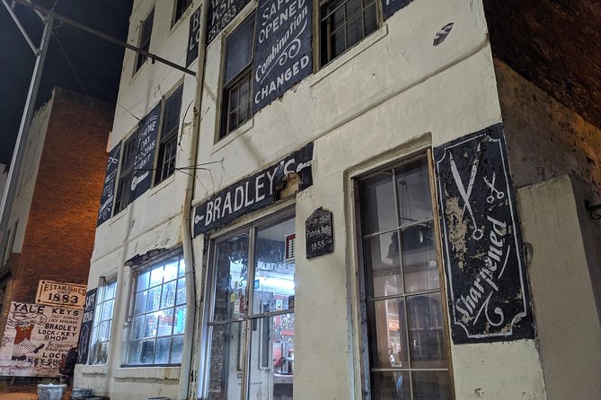True Crime Pub Crawl - the Original Savannah Murder Tour - Oglethorpe Square and the historic streets