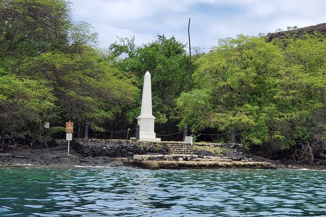 Two Reef Snorkel Trip-See Captain Cook Monument & Sea Caves - Second stop: coral shelves at Honaunau Bay
