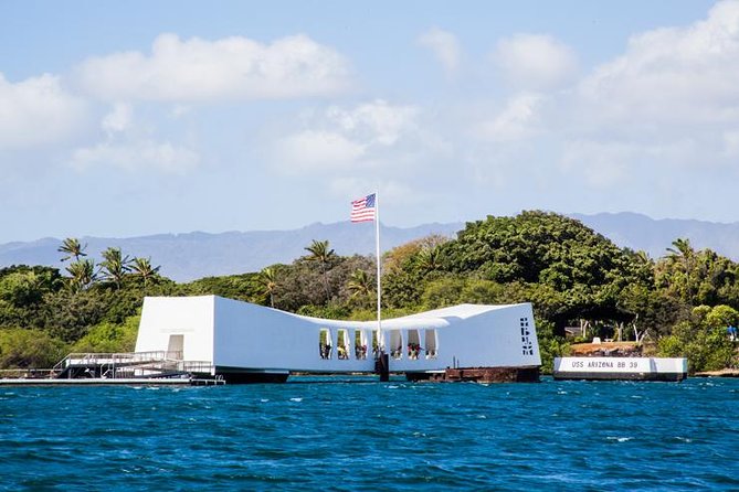 Ultimate Pearl Harbor Circle Island - Pearl Harbor before the island drive