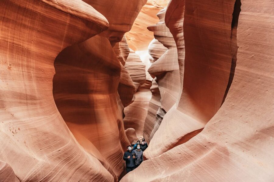 Vegas: Antelope Canyon & Horseshoe Bend Tour at Golden Hour - Walking out to Horseshoe Bend