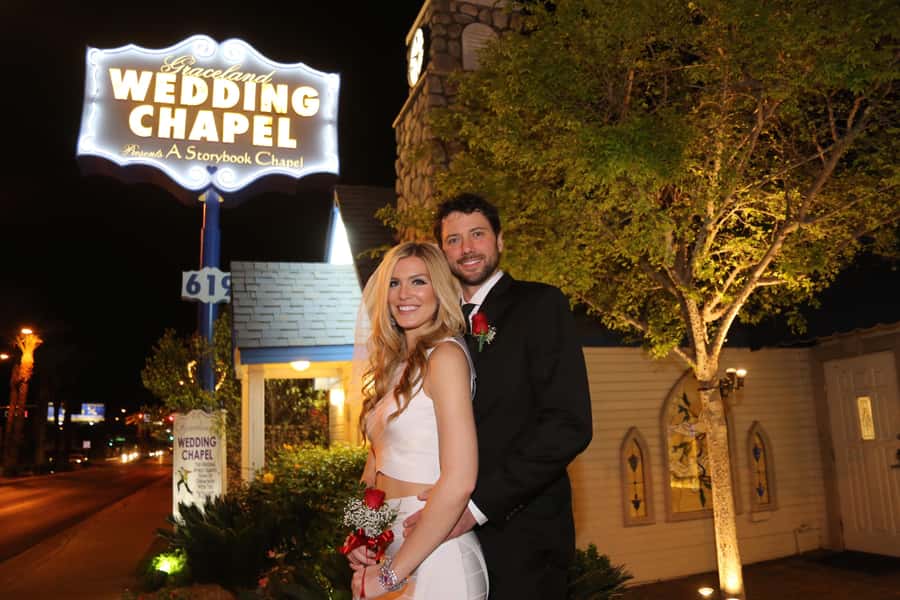 Vegas: Elvis-Themed Graceland Chapel Wedding or Vow Renewal - What the $356 price really covers
