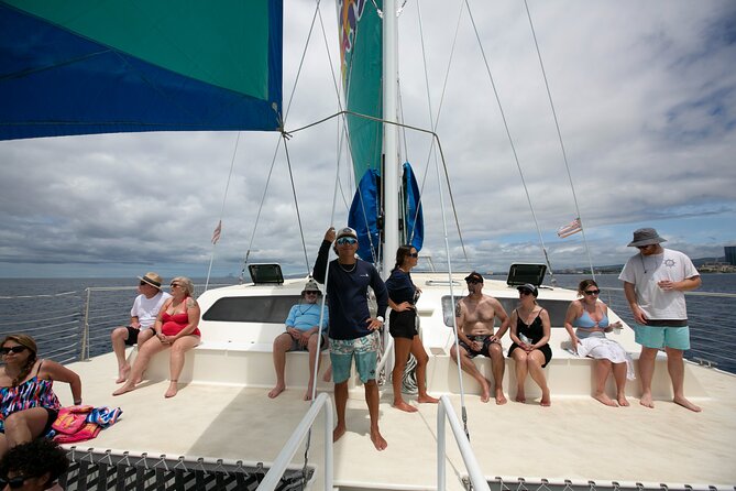 Waikiki Catamaran Snorkel Sail with Lunch: Turtles Guaranteed - The crew and the level of personal help