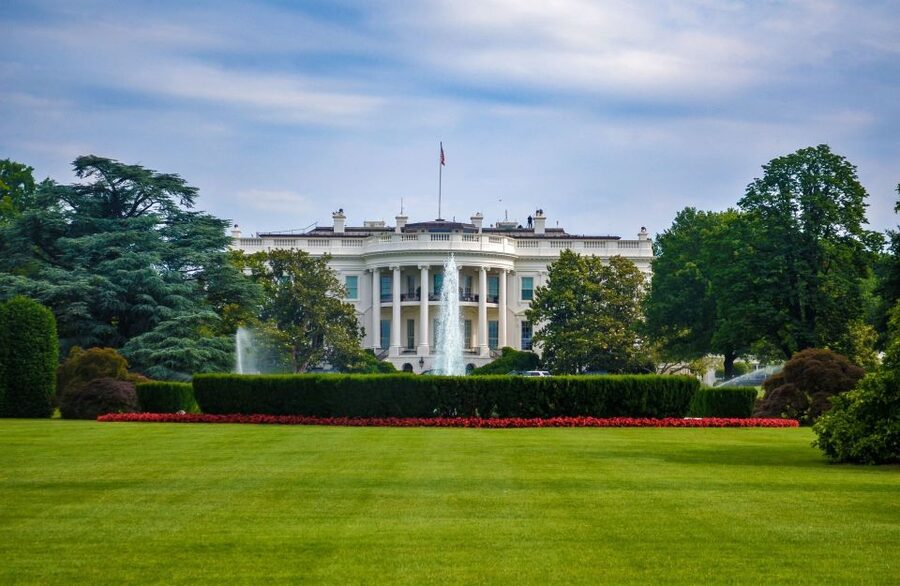 Washington DC: Bus Tour to the Highlights of the Capital - The White House stop and a lesson in presidential power