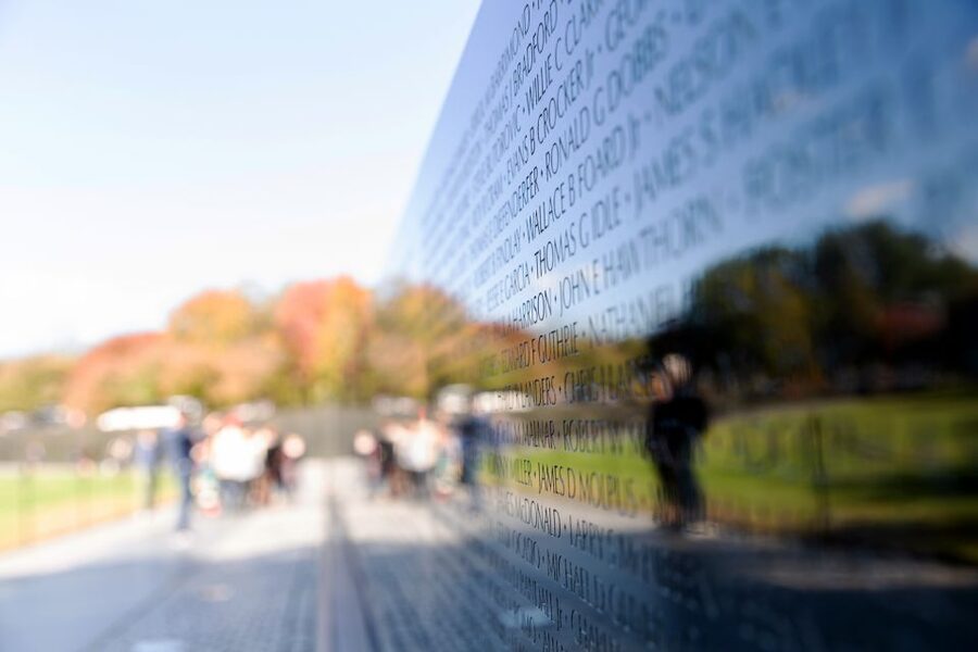 Washington DC: Bus Tour to the Highlights of the Capital - The National Mall from a moving seat