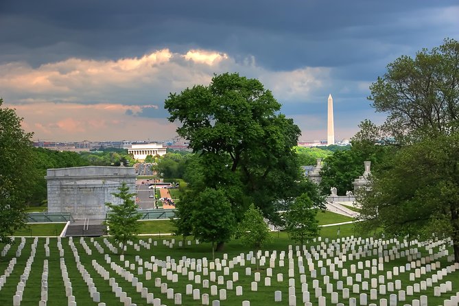 Washington DC Day Tour from New York City - The White House exterior and Capitol drive-by