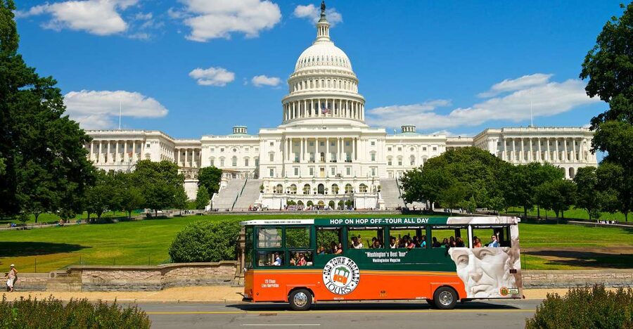 Washington, DC: Hop-On Hop-Off Old Town Trolley City Tour - How the live guides shape the ride