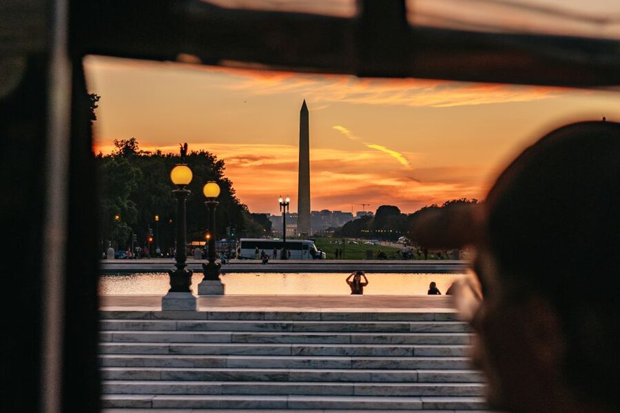 Washington DC: Monuments by Moonlight Nighttime Trolley Tour - What the 150-minute route covers