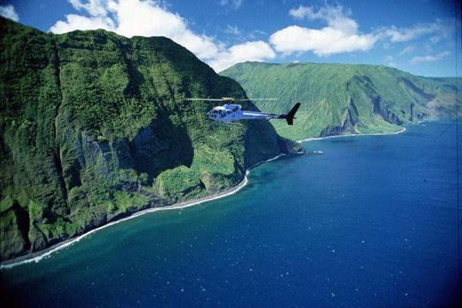 West Maui and Molokai Special 45-Minute Helicopter Tour - Flying over the north shore of West Maui