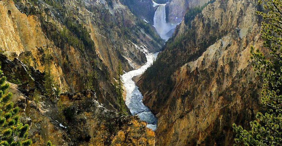 West Yellowstone: Yellowstone Day Tour Including Entry Fee - Why this Lower Loop tour works well