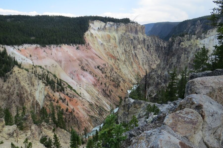West Yellowstone: Yellowstone Day Tour Including Entry Fee - Yellowstone Lake and the picnic lunch