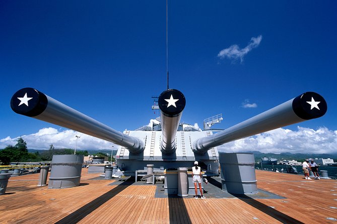 WWII Pearl Harbor Heroes Deluxe Tour - Pearl Harbor National Memorial: Start With the Attack